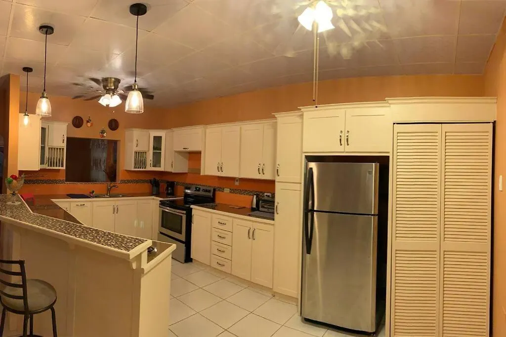 Vista Stays ...Alluring Ambrosia Near To Airport Trincity Villa
