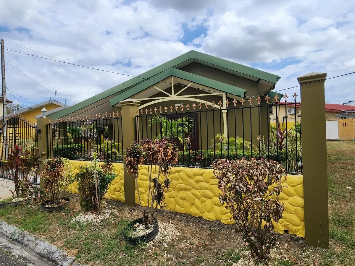 Vista Stays ...Alluring Ambrosia Near To Airport Trincity